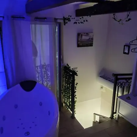 Tinyhouse All'orto Con Idromassaggio Apartament Neapol